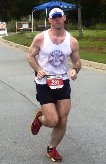 Soldier Marathon Drew Hill nearing finish